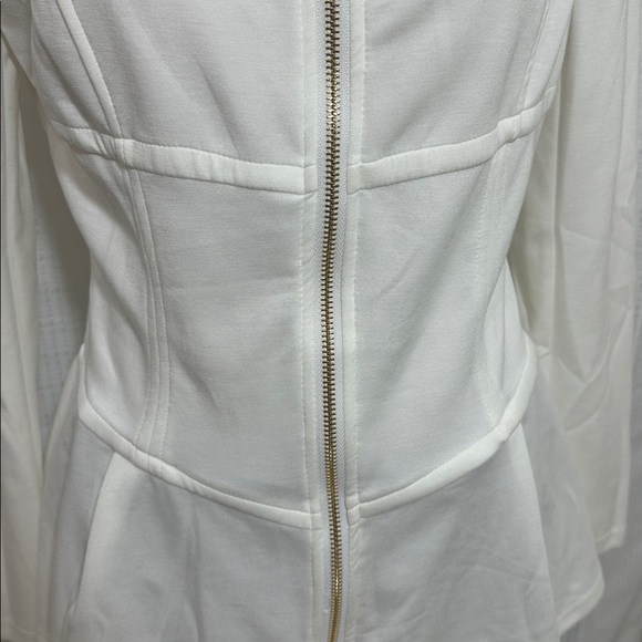 Ellegant and Stylish Women's White Jacket - Picture 3 of 8